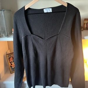 Black old navy sweater shirt